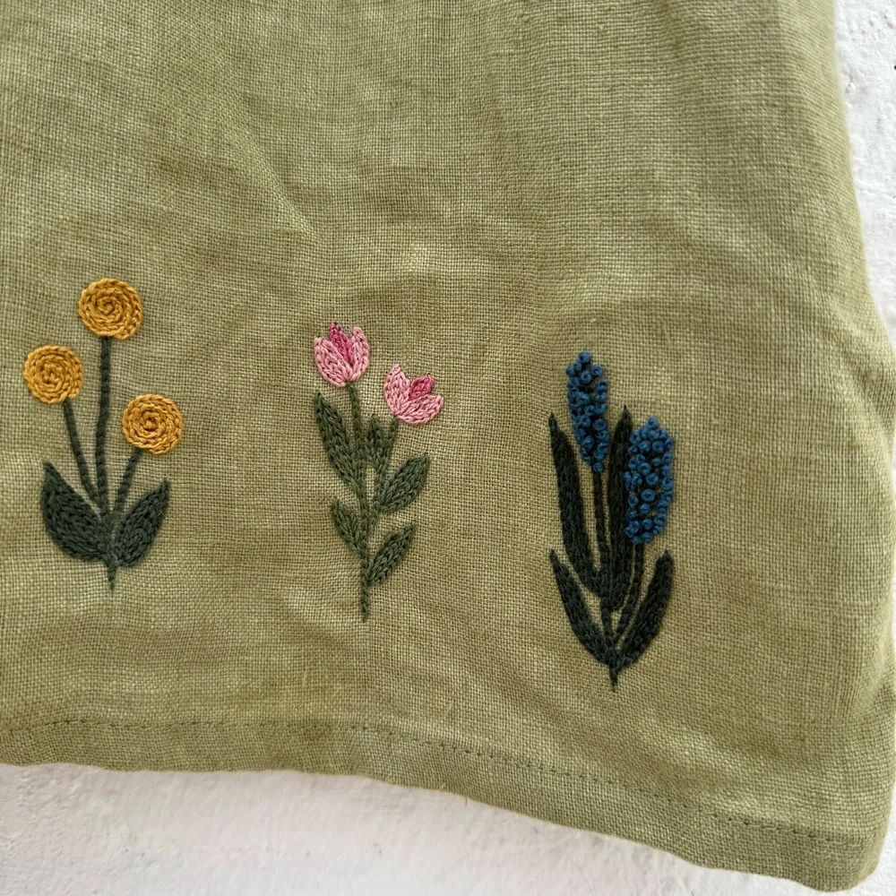 Linenfox | Hand-Embroidered Sadie Top | Medium - Picture 4 of 7